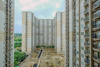 modern look and restful 2br podomoro golf view apartment