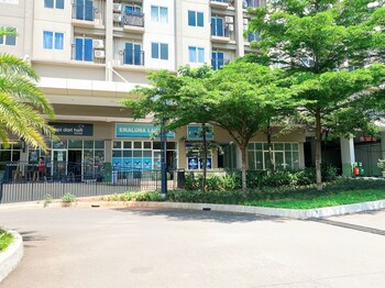 Warm And Homey 2Br At Podomoro Golf View Apartment,,2 star