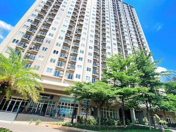 Warm And Homey 2Br At Podomoro Golf View Apartment,,2 star