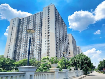warm and homey 2br at podomoro golf view apartment