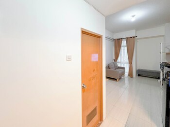 Best Location And Comfortable 2Br At Bale Hinggil Apartment,,3 star