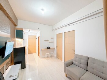 Best Location And Comfortable 2Br At Bale Hinggil Apartment,,3 star