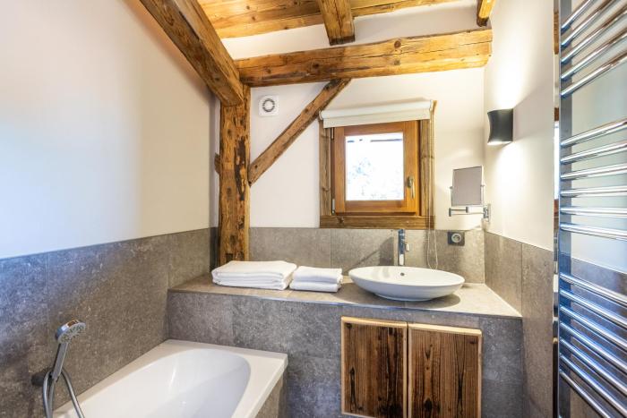 wanderful life montblanc refuge haut de gamme adults only