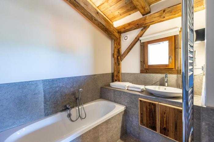 wanderful life montblanc refuge haut de gamme adults only