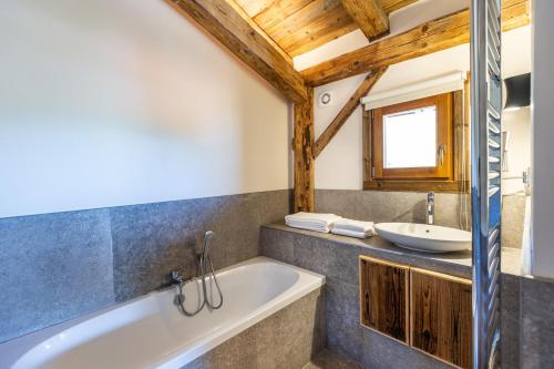 wanderful life montblanc refuge haut de gamme adults only