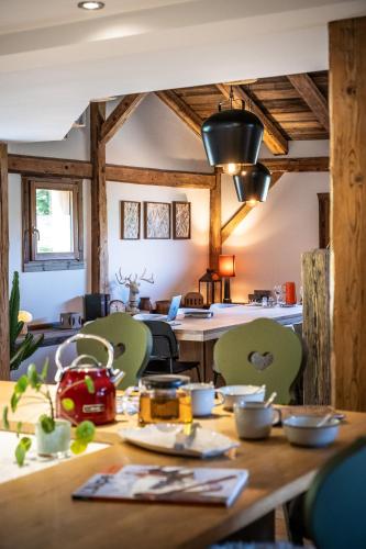 wanderful life montblanc refuge haut de gamme adults only