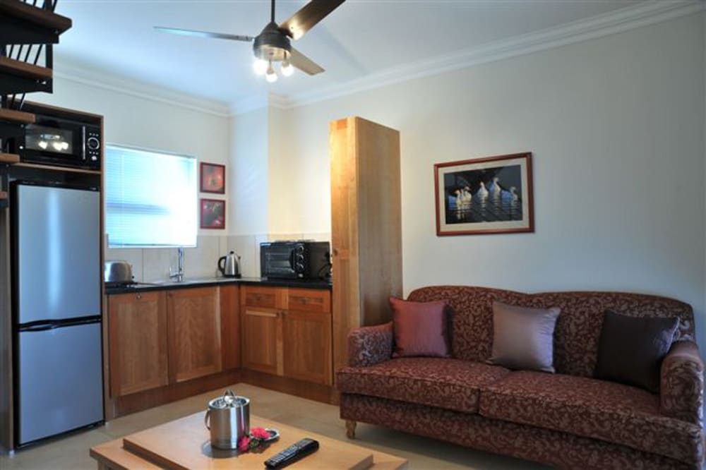hoyohoyo chartwell lodge