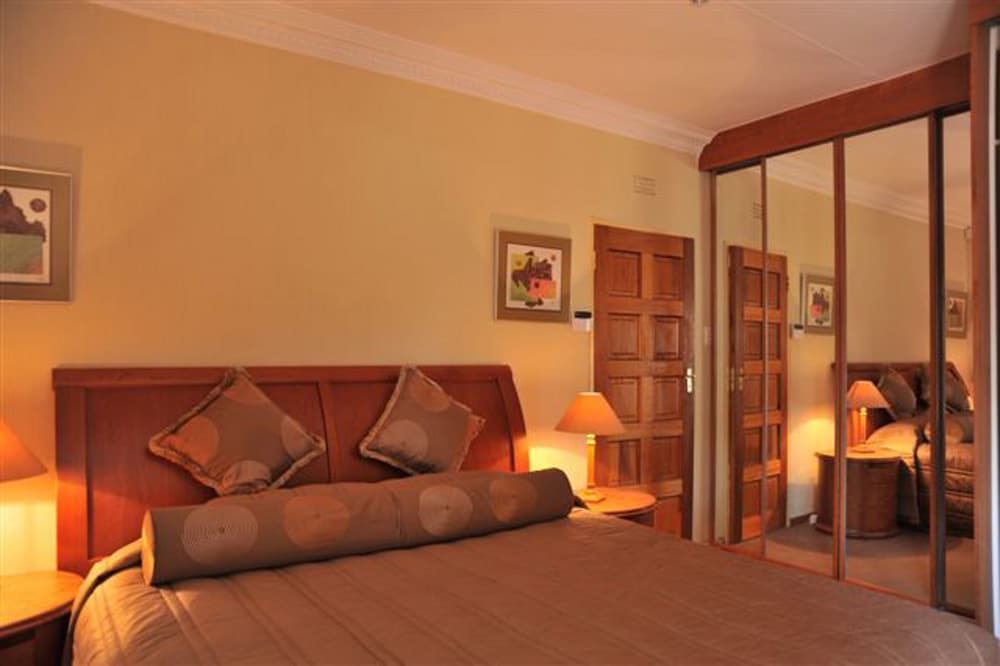 hoyohoyo chartwell lodge