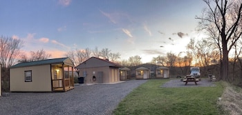 Canal Cabins,,3 star