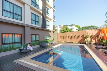 cmor by recall hotels chiang mai