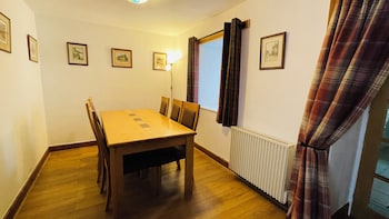 traditional highland cottage near loch ness sleeps 6