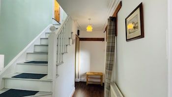 traditional highland cottage near loch ness sleeps 6