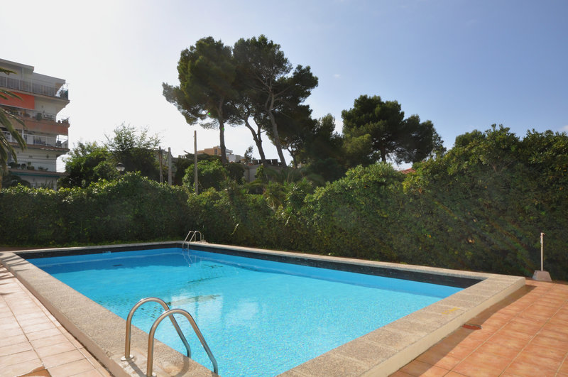 hotel houm nets adults only