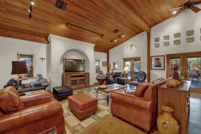 the willows casa grande sundown suite sleeps 13 close to main st