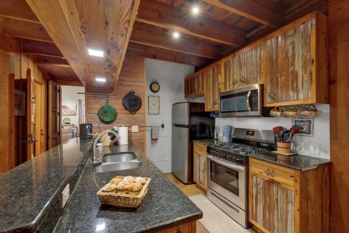 the willows casa grande sundown suite sleeps 13 close to main st