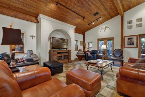 the willows casa grande sundown suite sleeps 13 close to main st