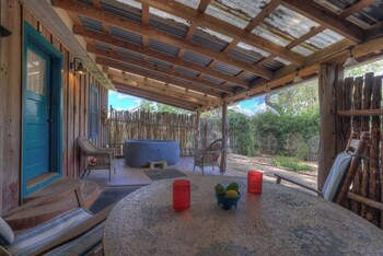 nandina cottage hot tub four minutes to marktplatz