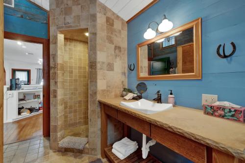 nandina cottage hot tub four minutes to marktplatz