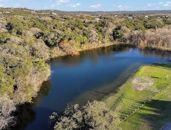 serene getaway nestled in the tx hill country