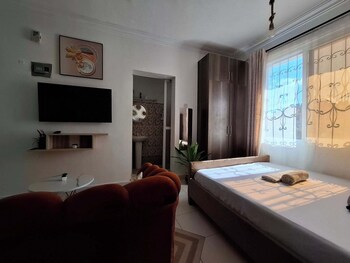 Lux Suites Lexy Homes Bamburi,,3 star