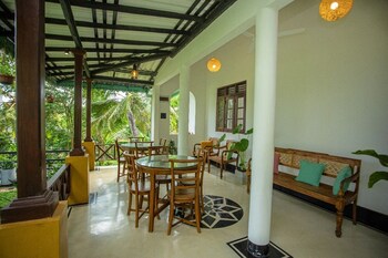Sleeperwood Villa,,2 star