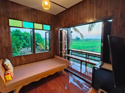 shine villa sukhothai