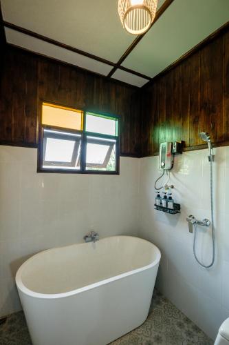 shine villa sukhothai