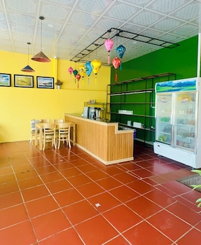 Tween House,,3 star