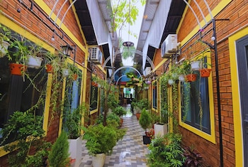 tween house
