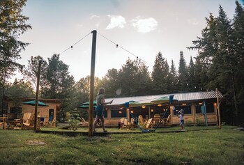 huttopia les 2 lacs laurentides