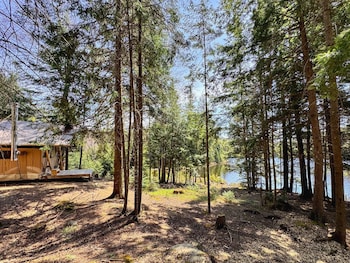 huttopia les 2 lacs laurentides