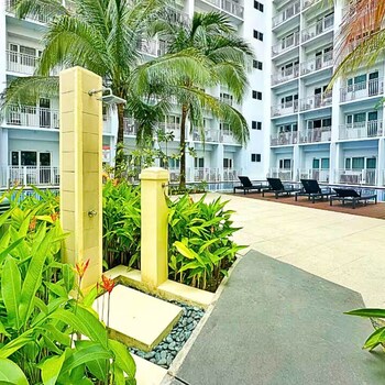 live just steps away from mall of asia