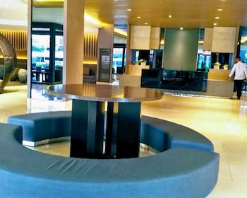 Live Just Steps Away From Mall Of Asia,,3 star