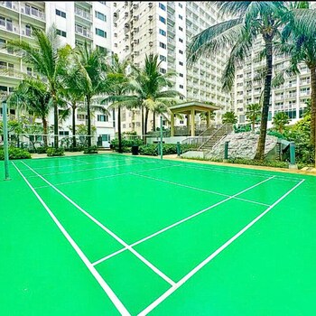 live just steps away from mall of asia