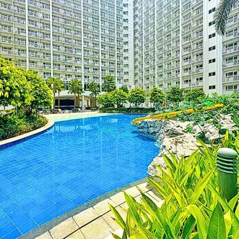 live just steps away from mall of asia