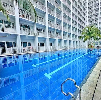 live just steps away from mall of asia