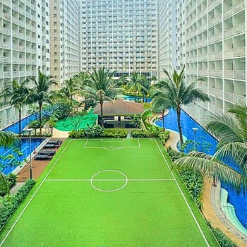 live just steps away from mall of asia