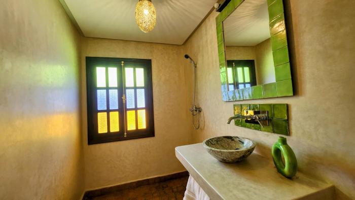 riad lily