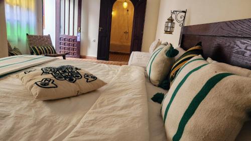 riad lily
