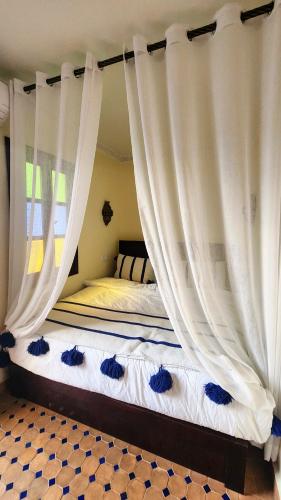 riad lily