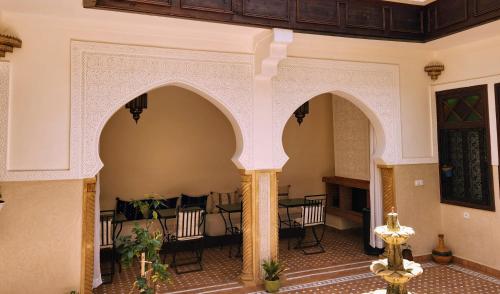 riad lily