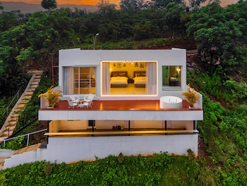 Maemon Villa,,3 star