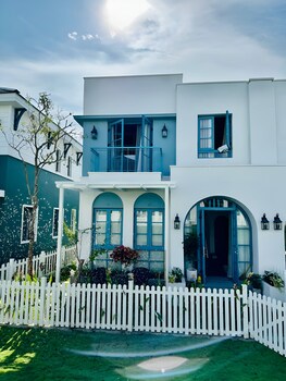luxury 3 br windsea villa novaworld pt