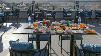 dar pyramids view inn