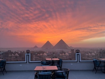 dar pyramids view inn