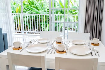 Artha Villa Canggu By Fays Hospitality,,4 star