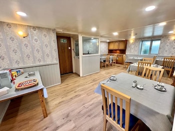 Gwesty Guest House,,2 star