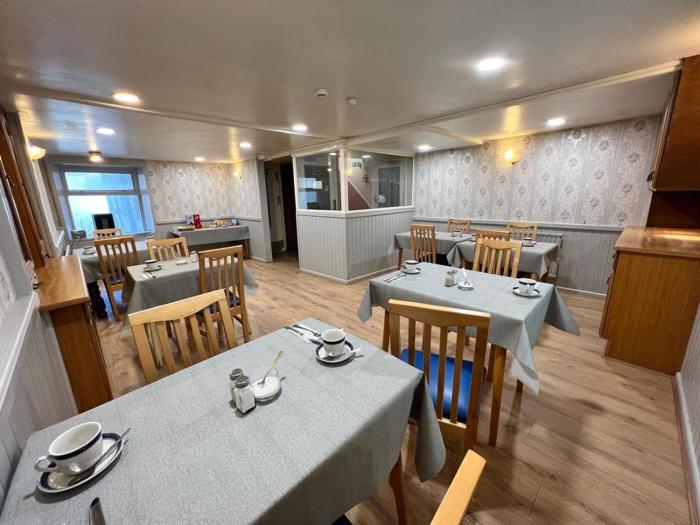 gwesty guest house