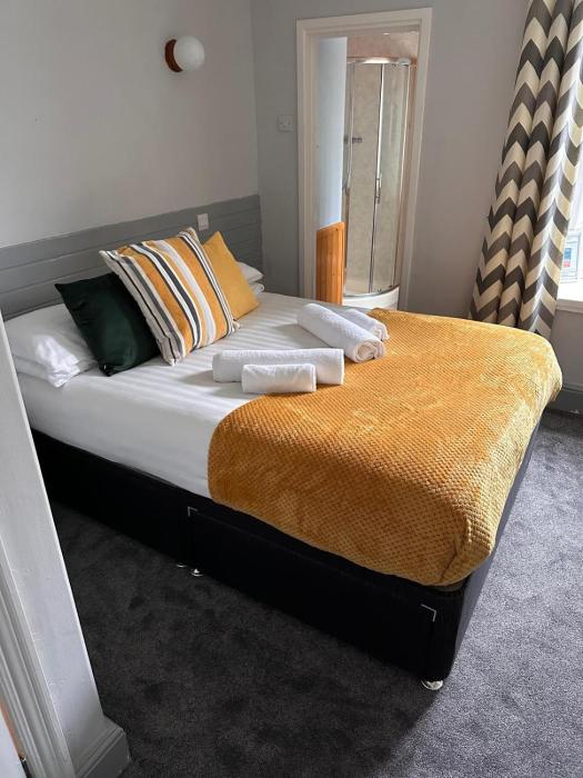 gwesty guest house