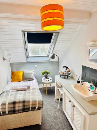 gwesty guest house